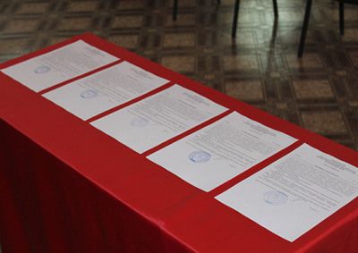 Участникам НИС Астраханской области в торжественной обстановке вручили свидетельства. Изображение